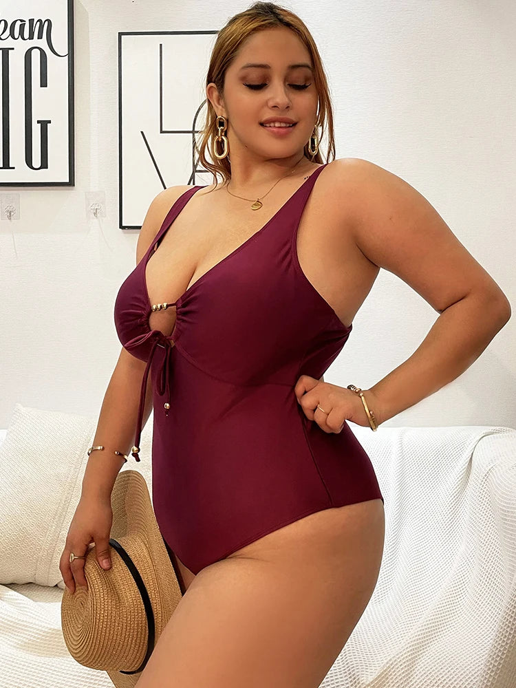 Maiô Elegance Swimwear Plus Size para o Verão.