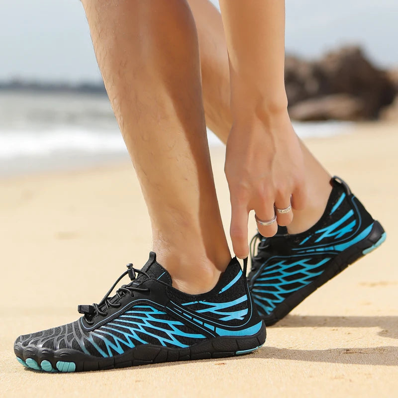 Calçado Esportivo Tecnológico para Aventuras Aquáticas AquaFlex Pro.
