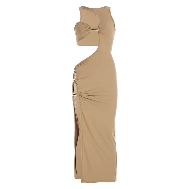 Vestido Longo Glamour Cut Sensual com Fivelas de Metal.