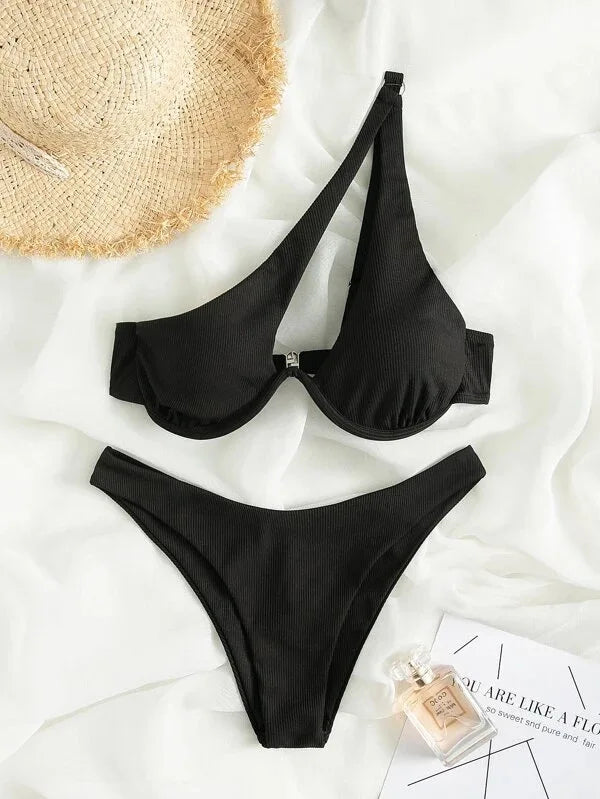 Biquíni de Verão Brasileiro Glamour Tropical Swimwear 2025.